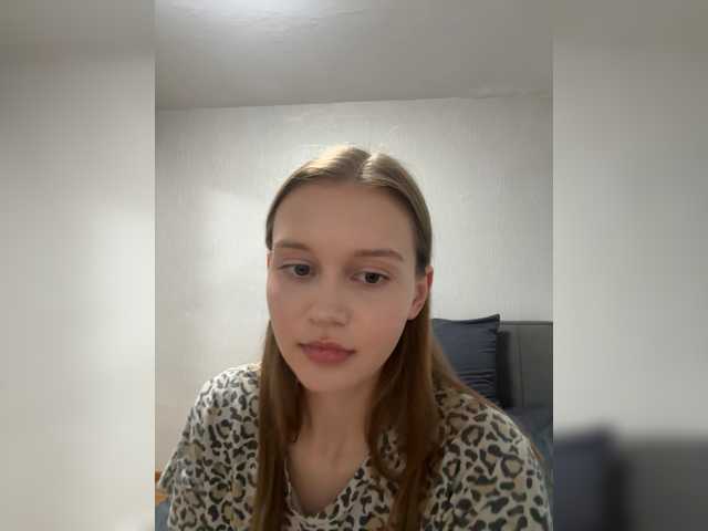 Lola-2 live cam on BongaCams