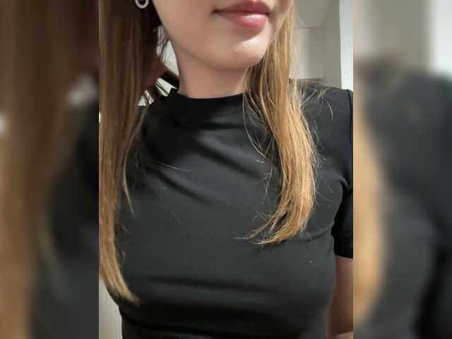 Lola-2 live cam on BongaCams