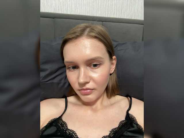 Lola-2 live cam on BongaCams