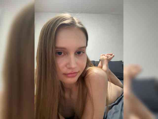 Lola-2 webcam