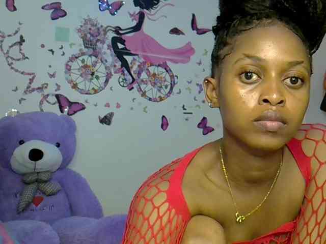 PetiteCaramel webcam