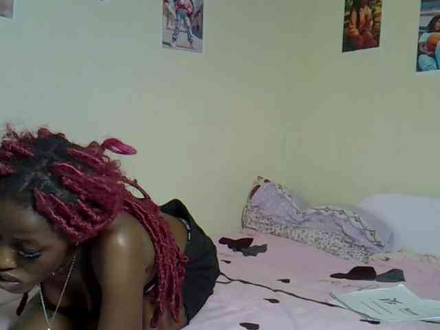PetiteBunnny webcam