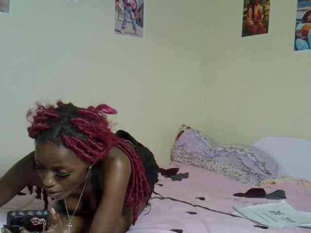 PetiteBunnny webcam
