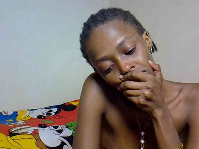 PetiteBunnny webcam