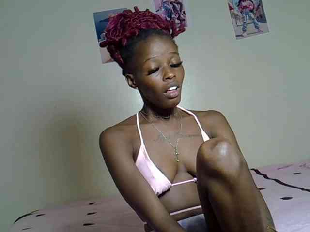 PetiteBunnny webcam