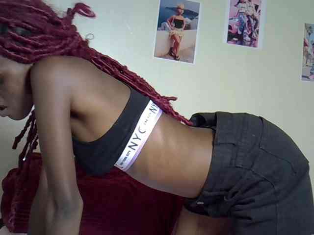 PetiteBunnny webcam