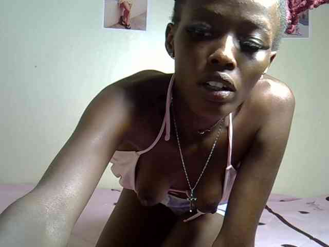 PetiteBunnny webcam