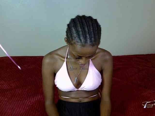 PetiteBunnny Live Webcam on BongaCams