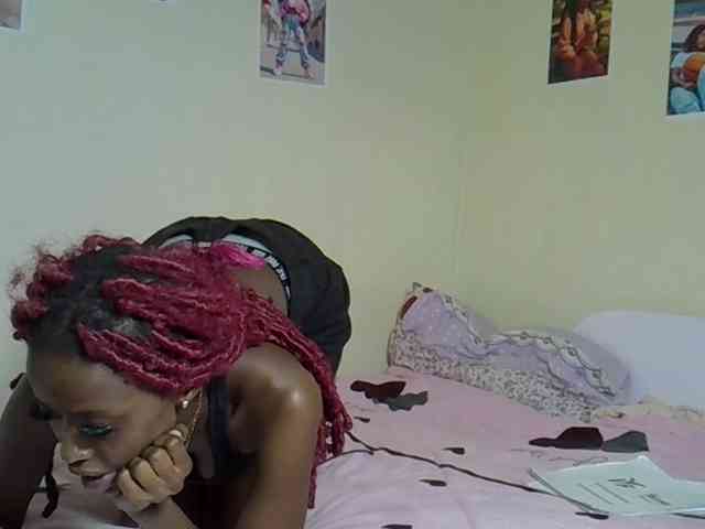 PetiteBunnny webcam