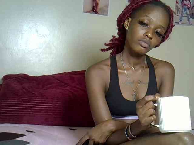 PetiteBunnny webcam