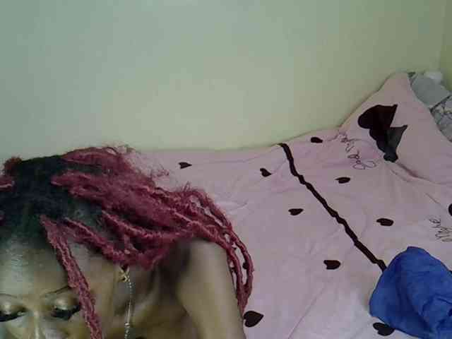 PetiteBunnny webcam