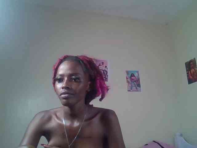 PetiteBunnny webcam