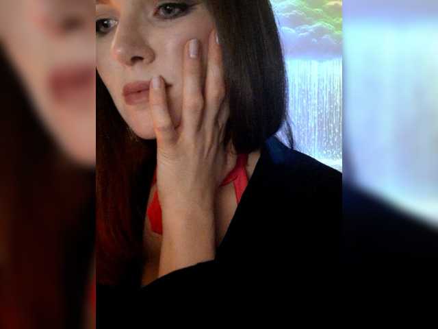 Cantii's BongaCams show and profile