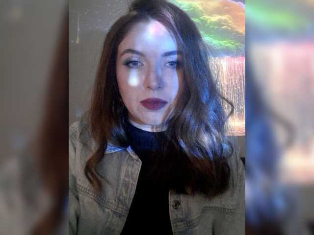 Cantii's BongaCams show and profile