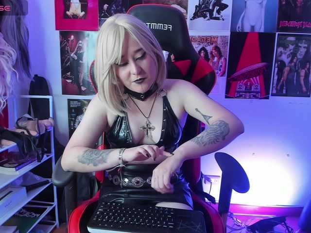 Mistresscrowley-666 live cam on BongaCams