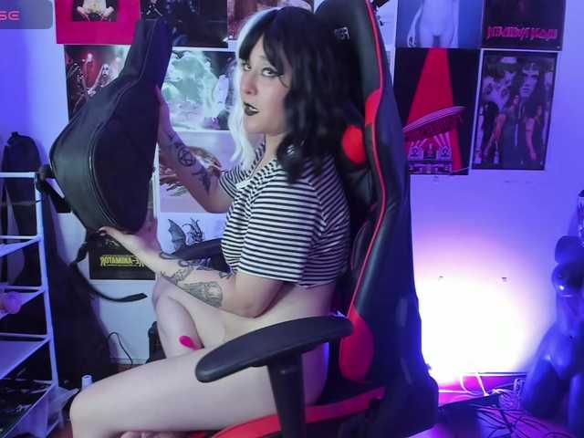 Mistresscrowley-666 live cam on BongaCams