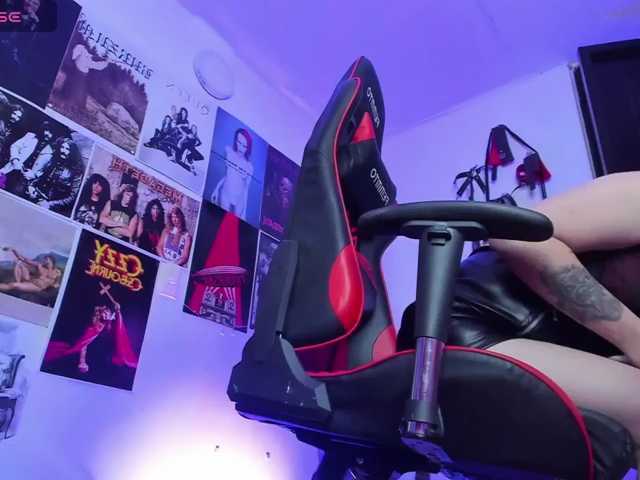 Mistresscrowley-666 live cam on BongaCams