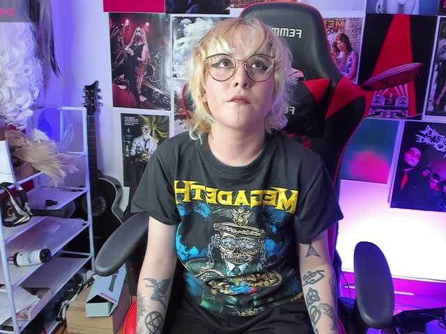 Mistresscrowley-666 live cam on BongaCams