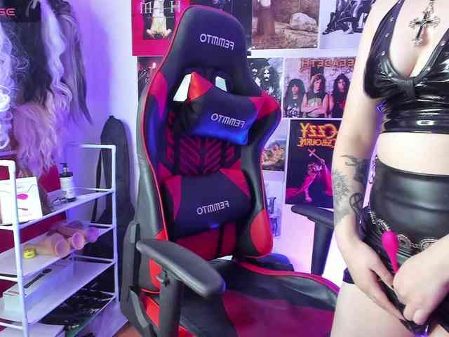 Mistresscrowley-666 webcam