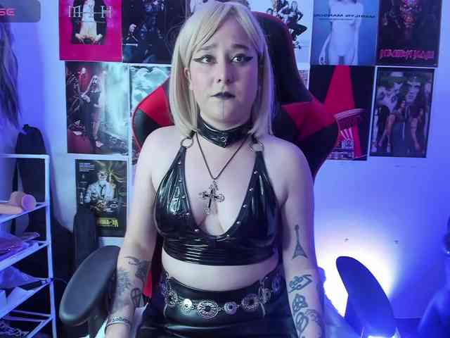 Mistresscrowley-666 webcam