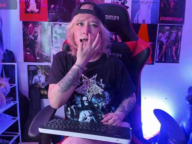 Mistresscrowley-666 webcam