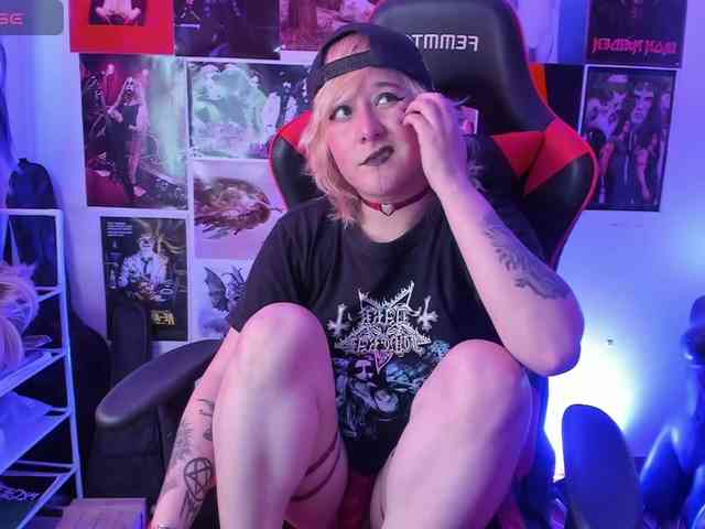 Mistresscrowley-666 webcam