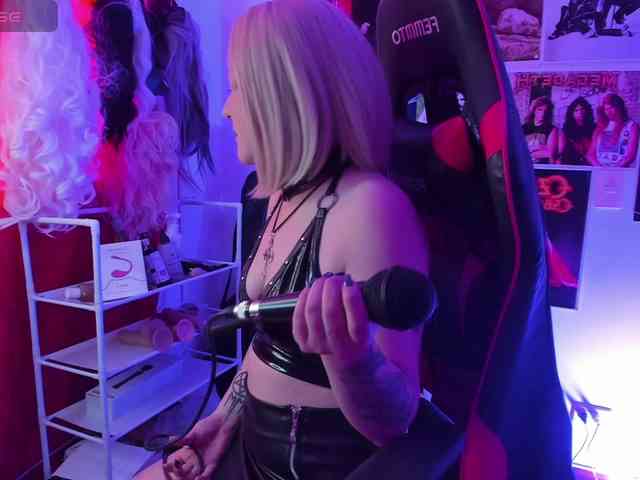 Mistresscrowley-666
