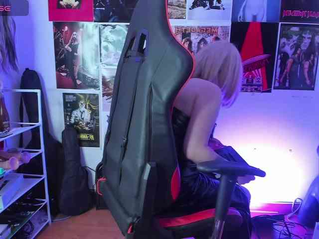 Mistresscrowley-666 webcam