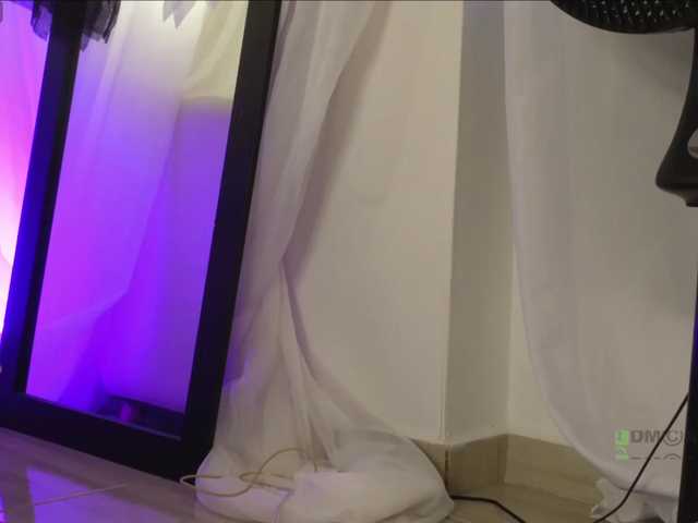 SUM99 live cam on BongaCams
