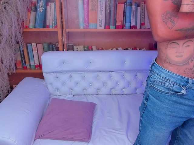 3loverlive1 live cam on BongaCams