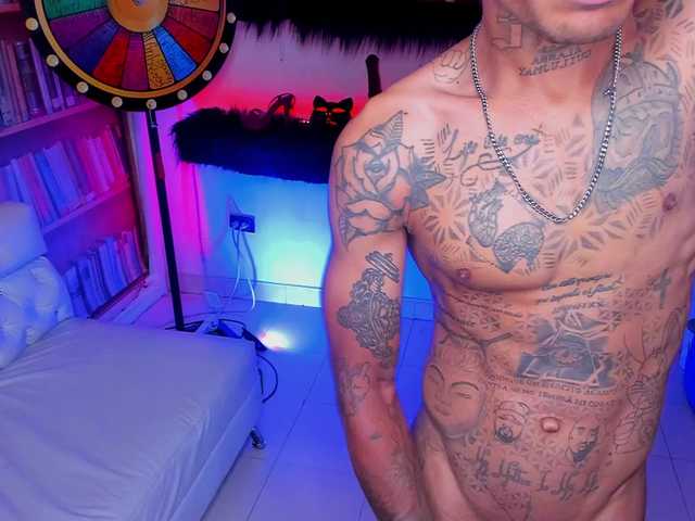3loverlive1 live cam on BongaCams