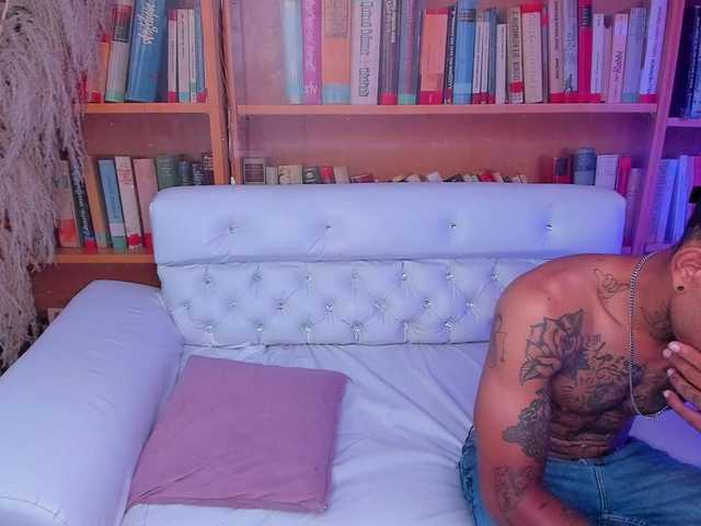 3loverlive1 live cam on BongaCams