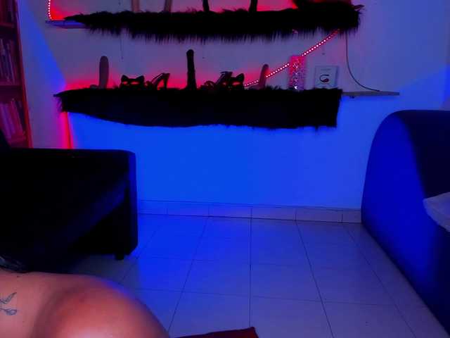 3loverlive1 live cam on BongaCams