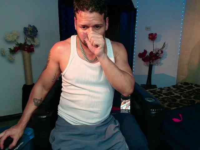 LucasGaeel Live Webcam on BongaCams