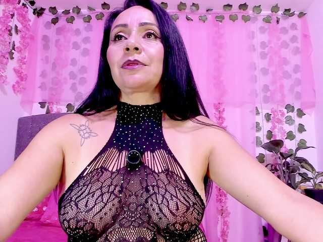 Gemasweet live cam on BongaCams