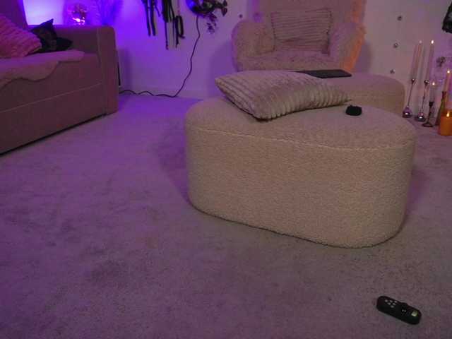 curlynatashaa live cam preview