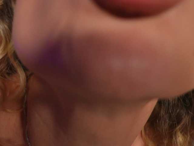 curlynatashaa live cam