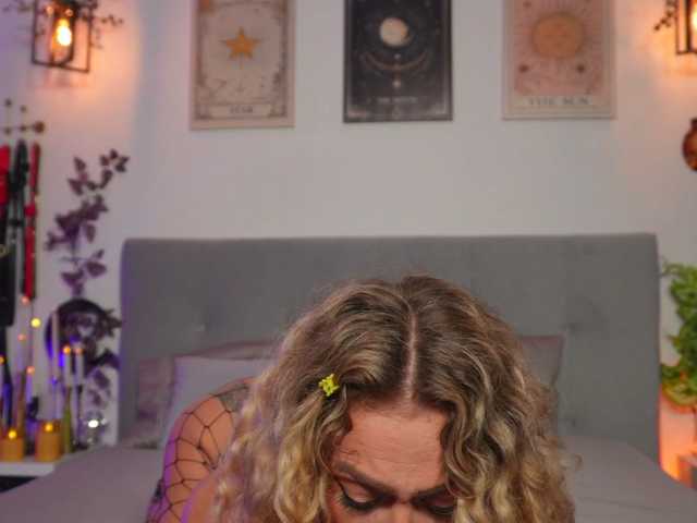 curlynatashaa live cam preview