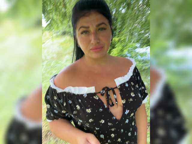 Ju--lia live webcam show