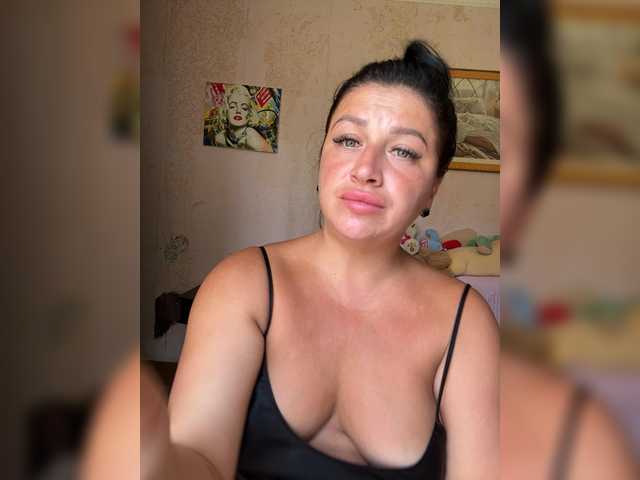 Ju--lia live webcam show