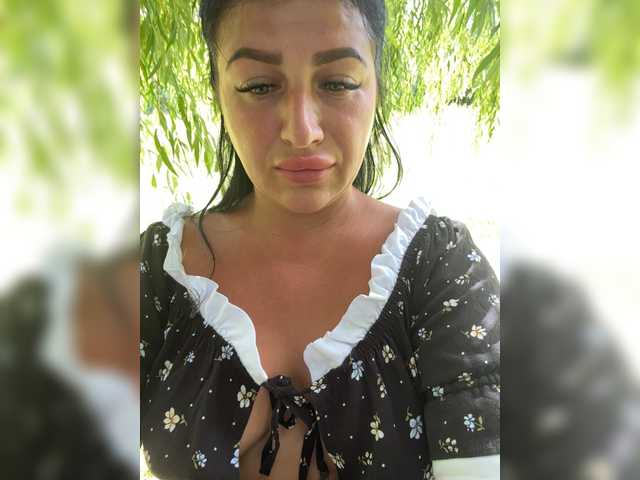 Ju--lia live webcam show
