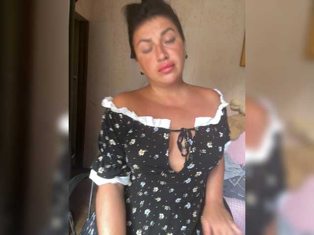 Ju--lia live cam on BongaCams
