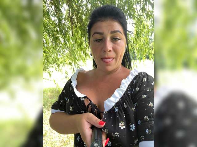 Ju--lia live webcam show