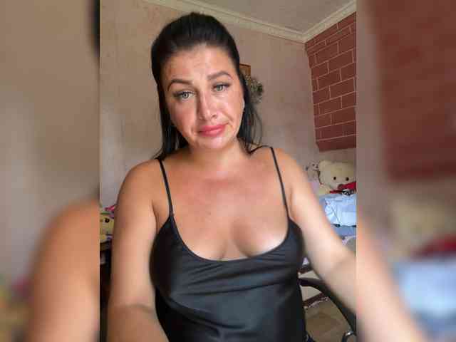 Ju--lia Live Webcam on BongaCams