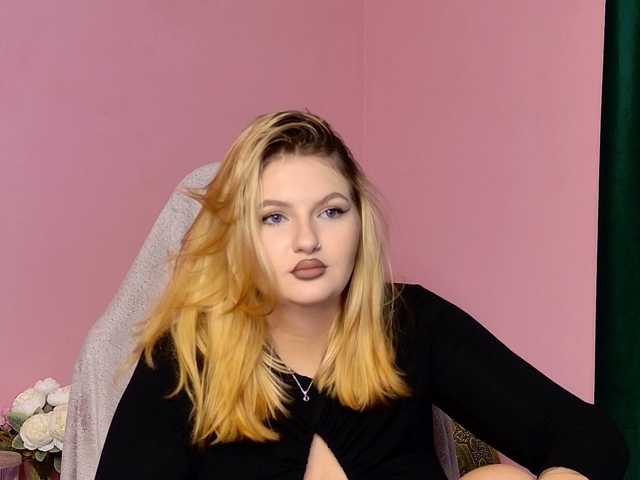 LunnaSky live cam on BongaCams