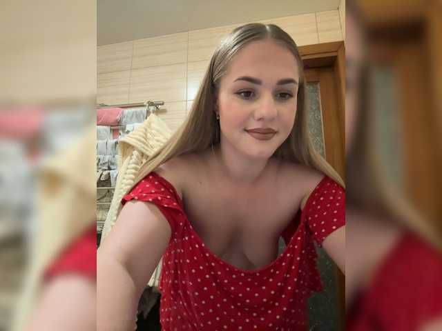 Angelina-8 live cam on BongaCams