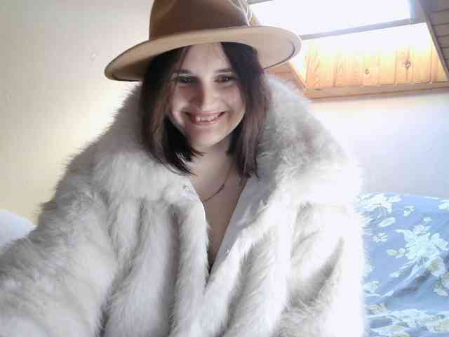 LisaLovHoney webcam