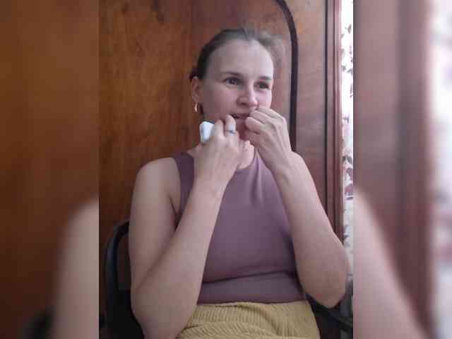 LisaLovHoney webcam