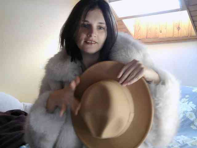 LisaLovHoney webcam