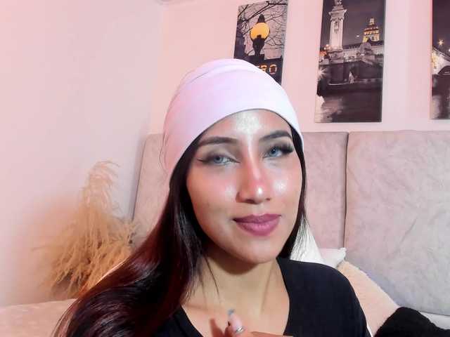 Naomii- live cam on BongaCams